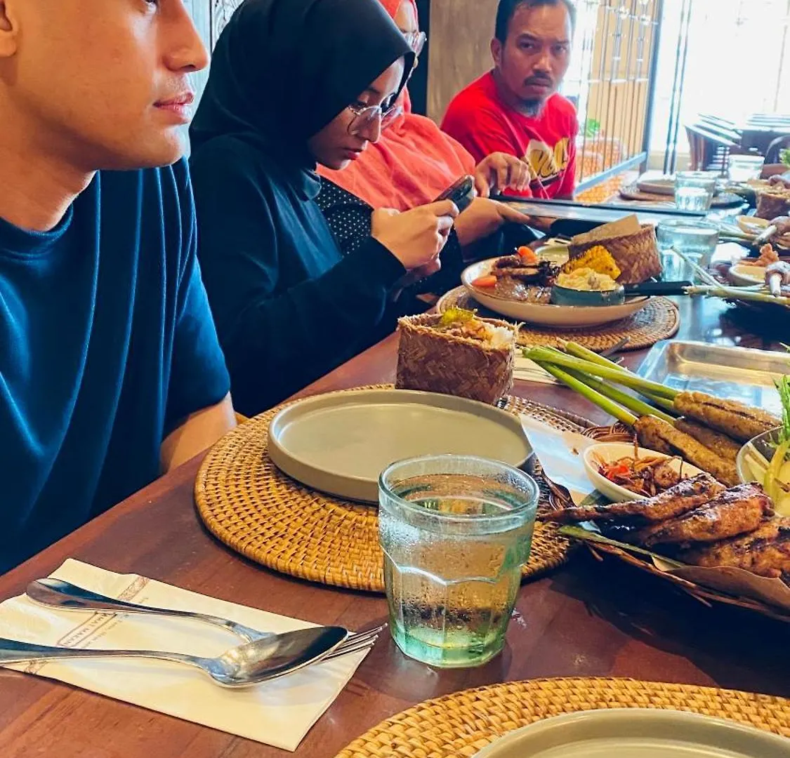 Homestay 3 Rooms Suite Apartment 8-10Pax At Amari Villa Bukit Katil, Ayer Keroh Melaka Malaysia